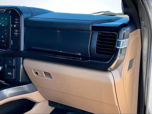 Used 2023 Ford F350 Lariat image 17