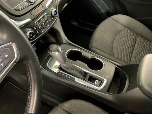 Used 2020 Chevrolet Equinox LT w/ Driver Convenience Package FWD image 18