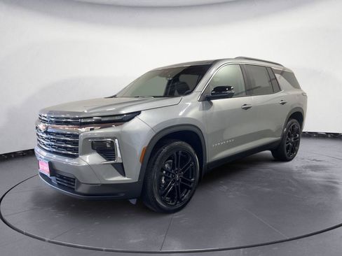 New 2026 Chevrolet Traverse LT w/ Driver Confidence Package AWD/4WD image 3