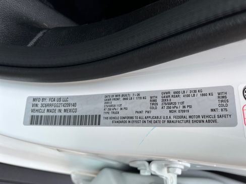 New 2026 RAM 1500 Express AWD/4WD image 31