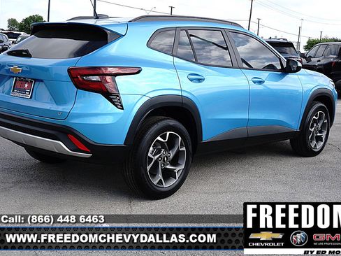 New 2026 Chevrolet Trax LT image 7