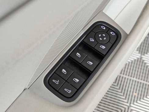 Certified 2023 Porsche Panamera Platinum Edition image 25