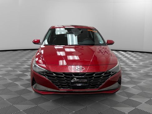 Certified 2023 Hyundai Elantra Limited w/ Preferred Accessory Package image 8