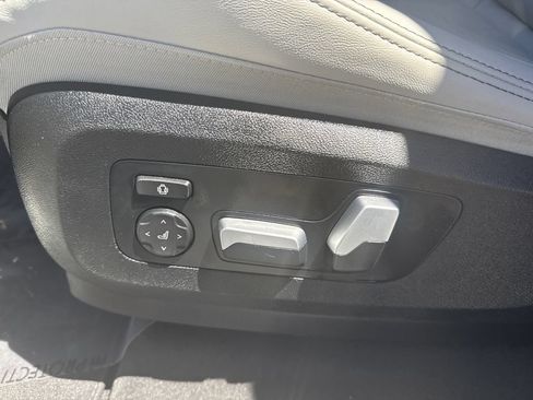 Used 2024 BMW X5 sDrive40i w/ M Sport Package RWD image 23