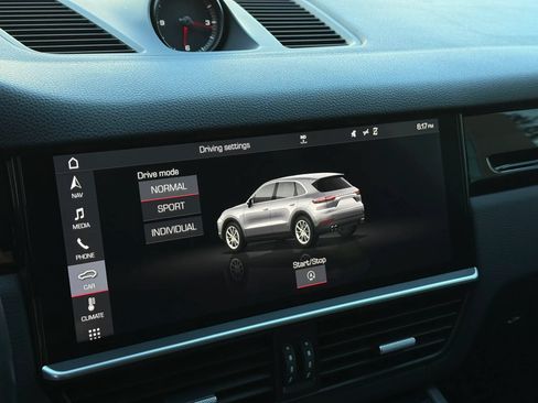 Used 2019 Porsche Cayenne AWD/4WD image 24