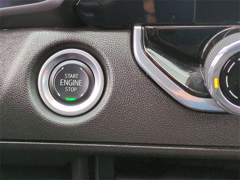 Certified 2024 Chevrolet Colorado W/T image 18