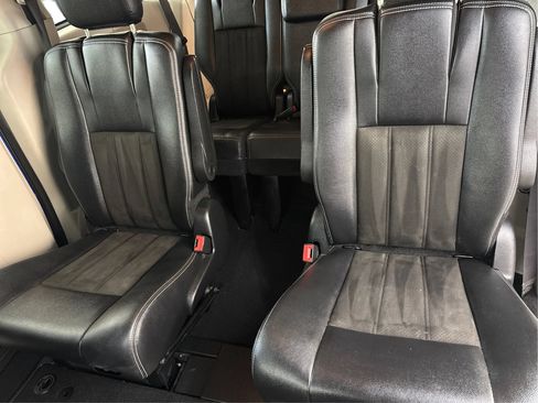 Used 2020 Dodge Grand Caravan SXT FWD image 41