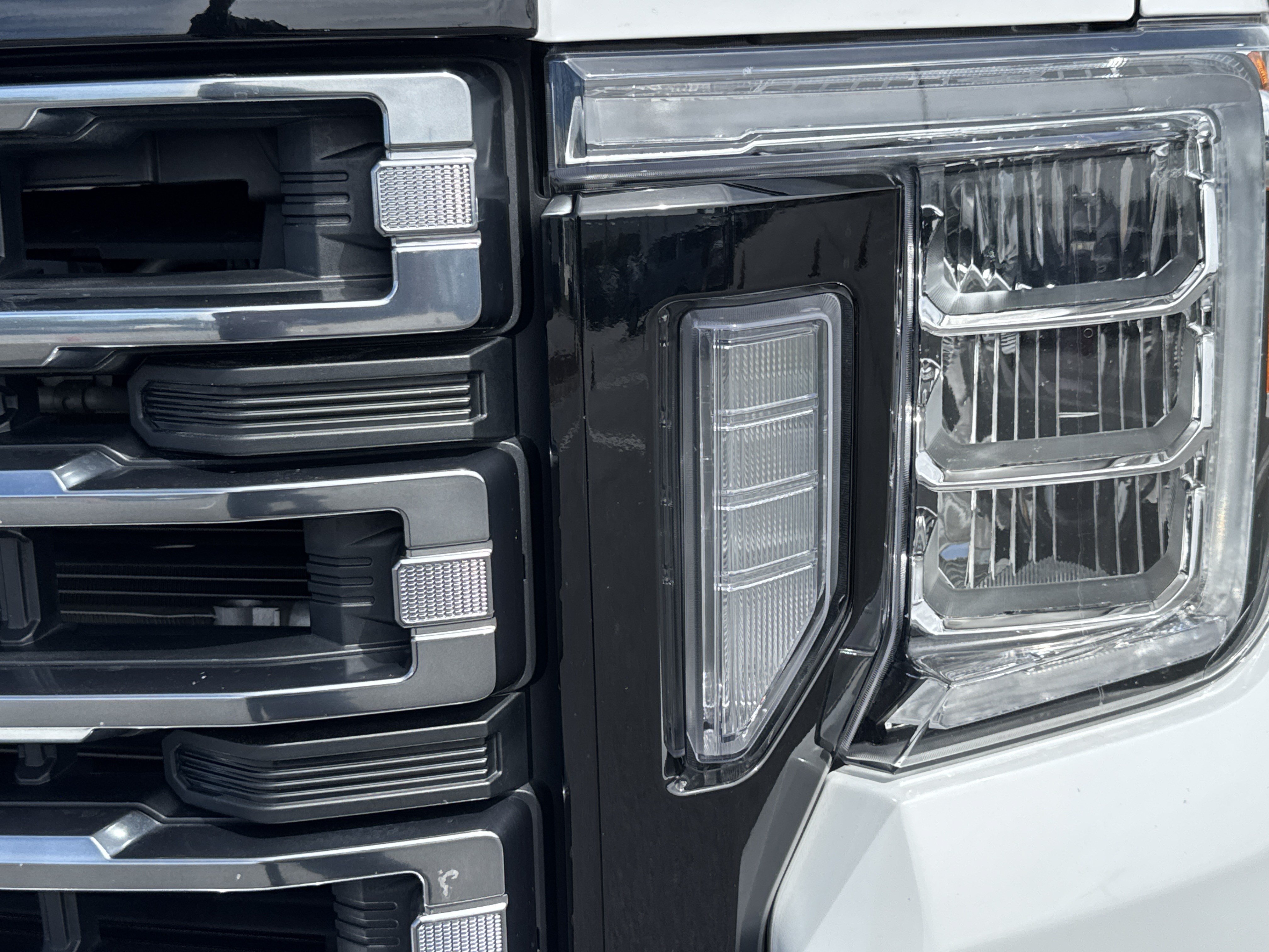 Used 2022 GMC Sierra 3500 AT4 w/ AT4 Preferred Package AWD/4WD image 6