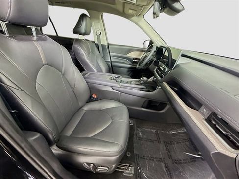 Used 2024 Toyota Grand Highlander Platinum image 29