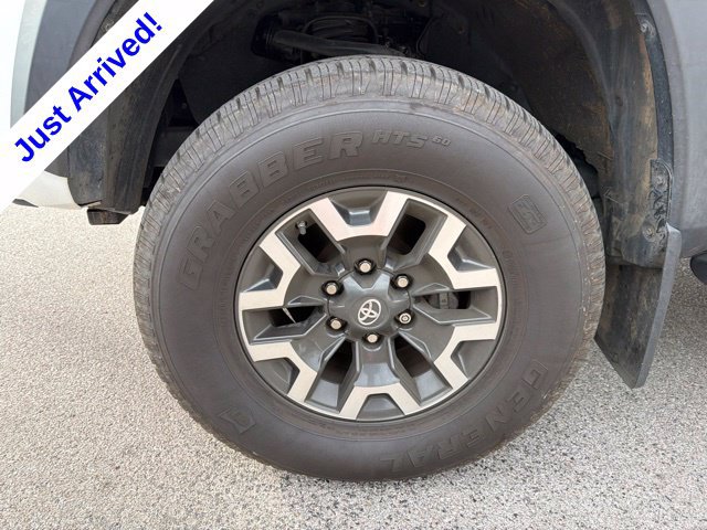 Used 2021 Toyota Tacoma TRD Off-Road AWD/4WD image 10