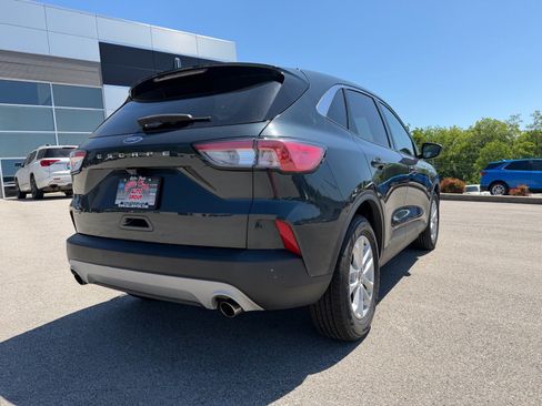 Used 2022 Ford Escape SE w/ Convenience Package FWD image 17