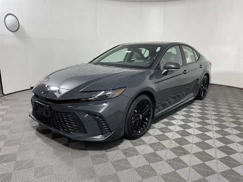 New 2026 Toyota Camry SE FWD image 3