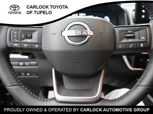 Used 2025 Nissan Rogue SL w/ SL Premium Package image 18