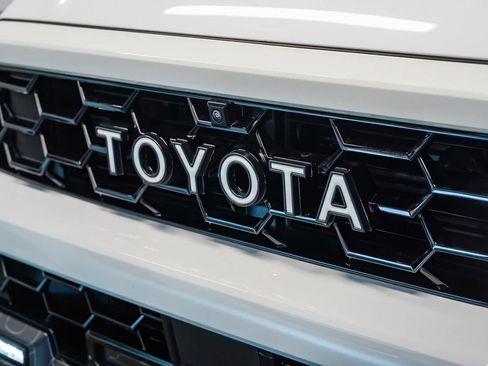 Used 2025 Toyota 4Runner TRD Pro AWD/4WD image 8