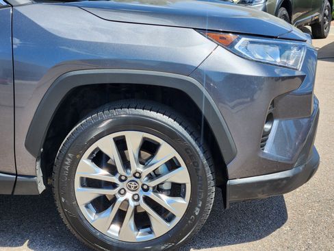 Used 2021 Toyota RAV4 XLE Premium AWD/4WD image 7