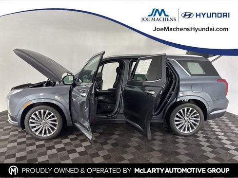 Used 2024 Hyundai Palisade Calligraphy image 16