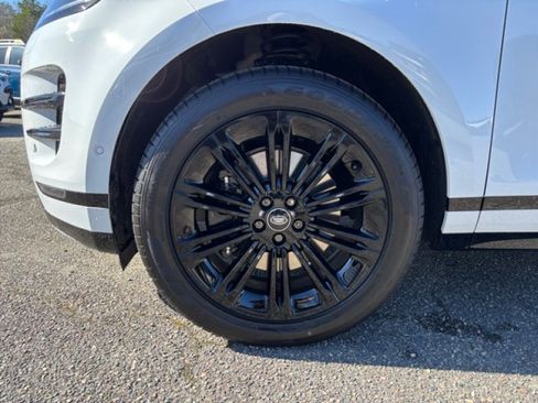 Used 2026 Land Rover Range Rover Evoque Dynamic SE AWD/4WD image 9