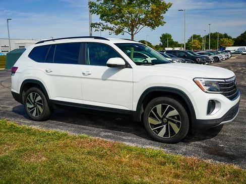 Certified 2024 Volkswagen Atlas SE image 43