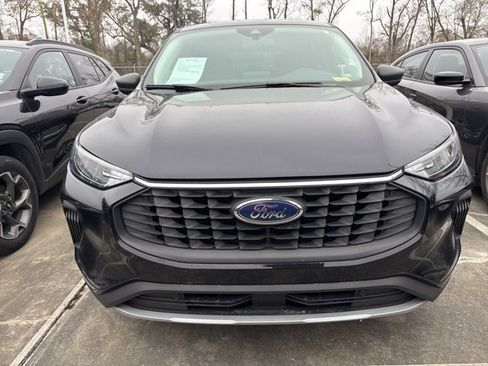Used 2023 Ford Escape Active w/ Cold Weather Package image 5