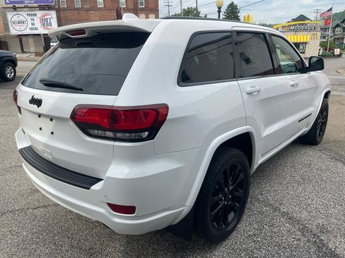 Used 2021 Jeep Grand Cherokee Laredo X AWD/4WD image 5