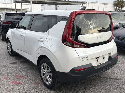 Used 2022 Kia Soul LX FWD image 7