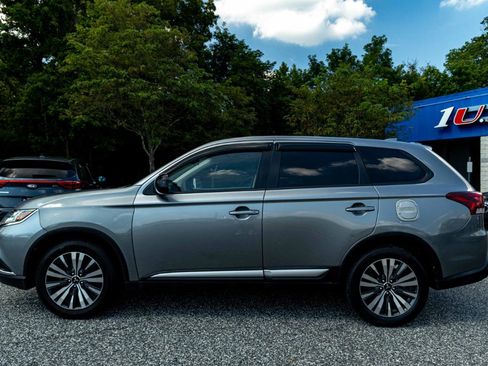 Used 2020 Mitsubishi Outlander ES FWD image 3