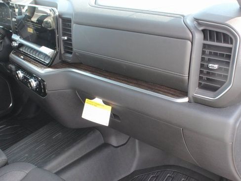 New 2026 GMC Sierra 1500 SLE w/ Preferred Package image 27