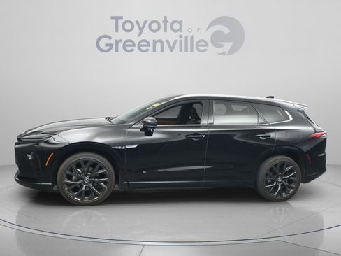 Used 2025 Toyota Crown Signia w/ Advanced Technology Package AWD/4WD image 4