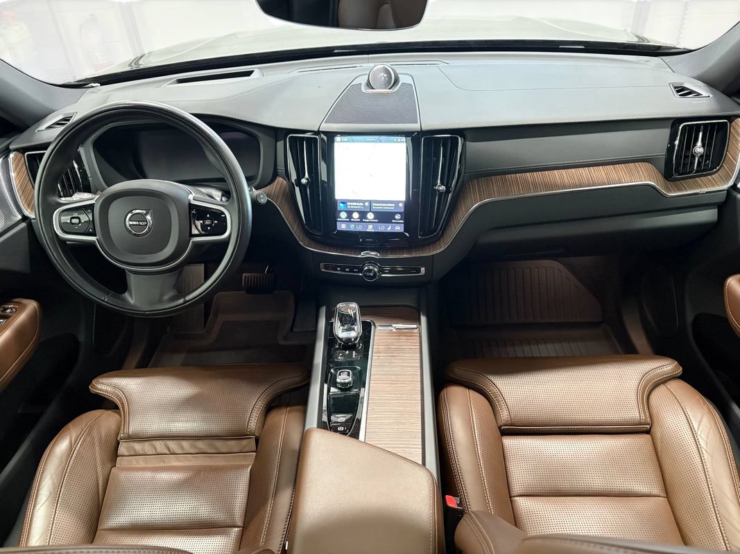 Used 2022 Volvo XC60 T8 Inscription w/ Advanced Package AWD/4WD image 16