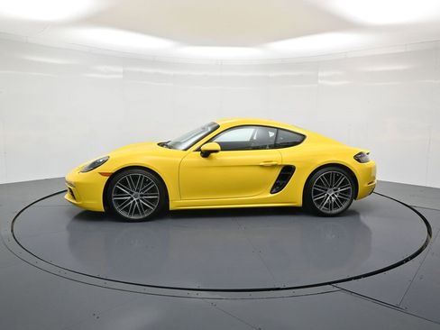 Used 2025 Porsche 718 Cayman image 2