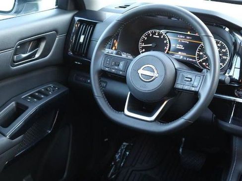 Certified 2025 Nissan Pathfinder SV w/ SV Premium Package FWD image 27