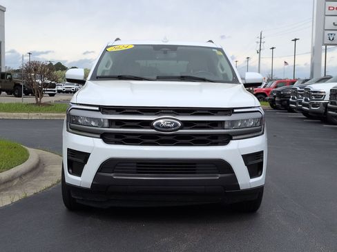 Used 2024 Ford Expedition XLT image 2