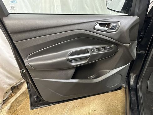 Used 2015 Ford Escape Titanium image 22