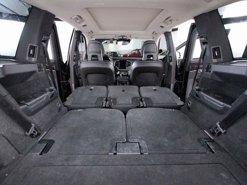 Used 2018 Volvo XC90 T6 Momentum w/ Convenience Package image 34