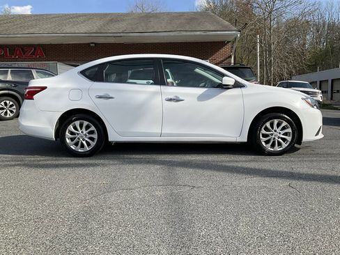 Used 2019 Nissan Sentra SV FWD image 4