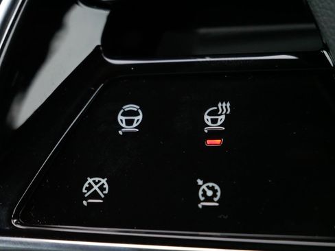 Certified 2025 Cadillac Optiq Luxury 2 w/ LPO, Floor Liner Package image 25