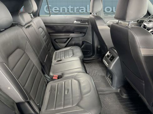 Used 2020 Volkswagen Atlas Cross Sport SEL Premium image 29