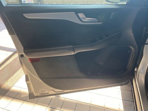 Used 2024 Ford Escape Platinum image 11