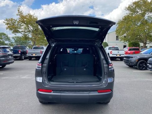 New 2025 Jeep Grand Cherokee L Altitude image 9