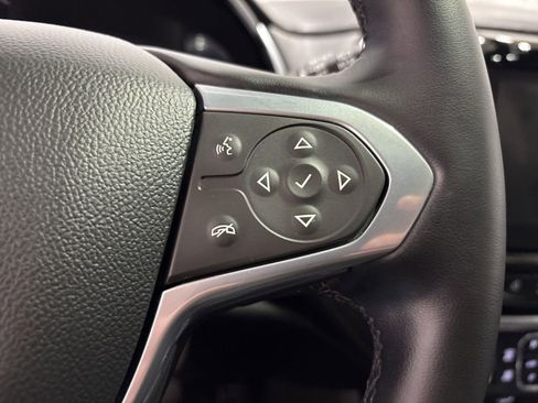 Used 2023 Chevrolet Traverse LT w/ Rear Camera Mirror Package image 23