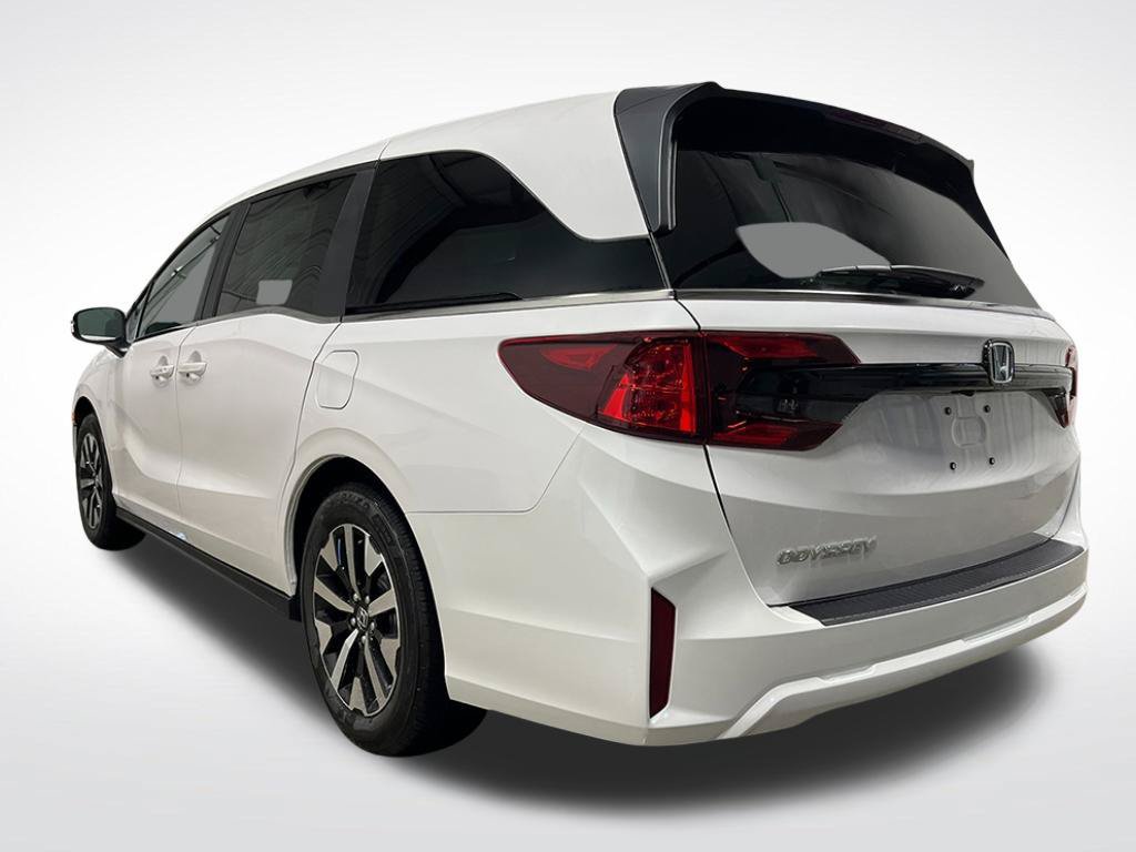 Certified 2026 Honda Odyssey EX-L image 3