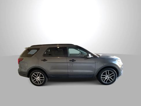 Used 2018 Ford Explorer Sport w/ Equipment Group 401A AWD/4WD image 9