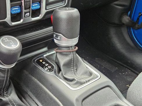 Used 2024 Jeep Wrangler Sport S image 13