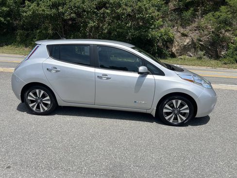 Used 2016 Nissan Leaf SV w/ Premium Package FWD image 8