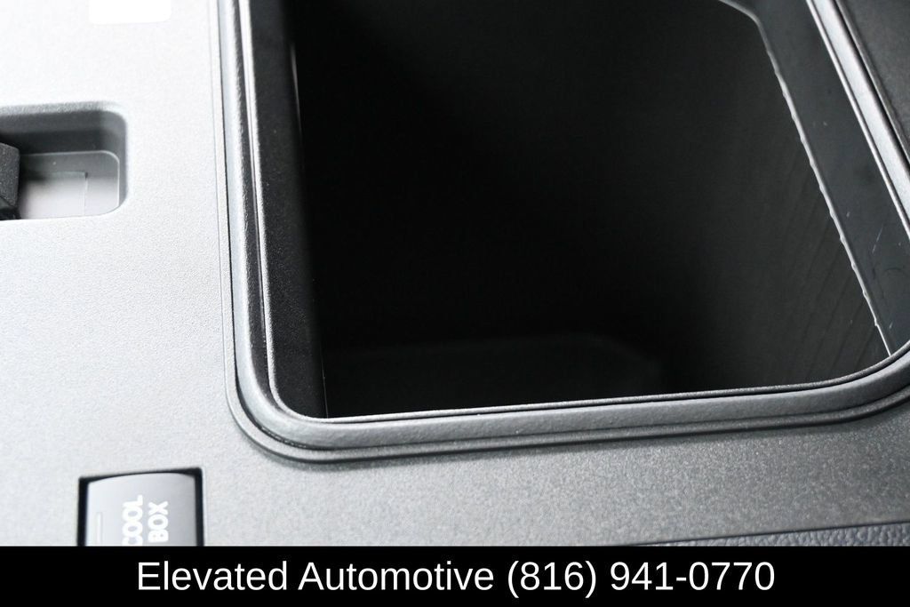 Used 2025 Lexus GX 550 w/ Accessory Package (2T) AWD/4WD image 28