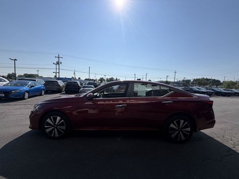 Used 2022 Nissan Altima 2.5 SV w/ SV Premium Package AWD/4WD image 5