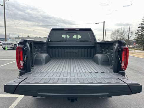 Certified 2024 GMC Sierra 1500 AT4 w/ AT4 Preferred Package image 18