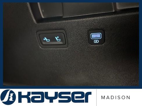 Used 2022 Hyundai Palisade Calligraphy image 30