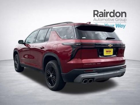 Used 2025 Chevrolet Traverse LT AWD/4WD image 5