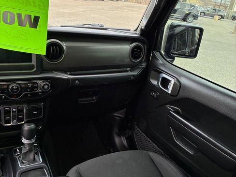 Used 2021 Jeep Gladiator Sport image 13